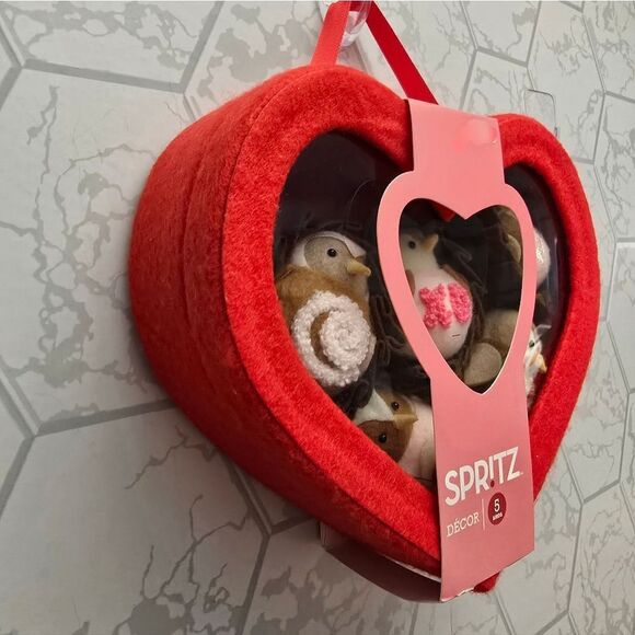 NWT Featherly Friends" Chocolate Box 2025 Valentine's Day Decorative Birds lot - Picture 4 of 7